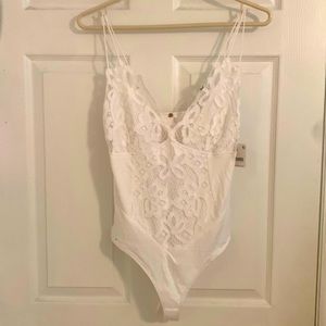 Free People NWT sz Md white lace bodysuit!